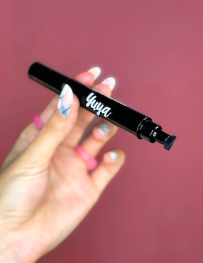 Delineador para ojos mate Yuya