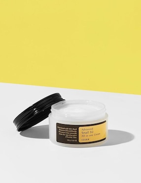 Crema facial recomendada para prevenir signos de la edad día y noche Cosrx para todo tipo piel