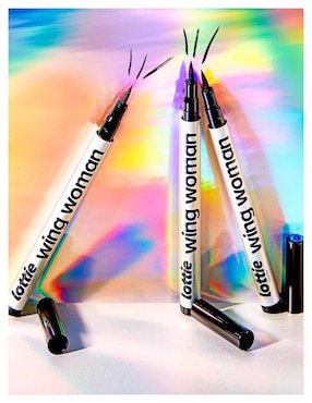 Delineador para ojos mate Lottie London Wing Woman