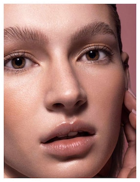 Polvo compacto traslúcido Lottie London