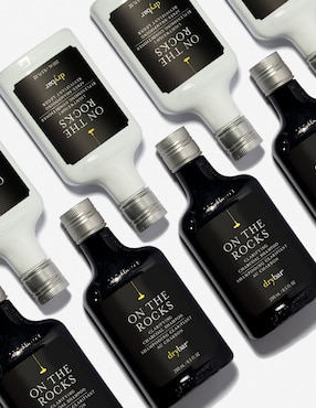 Shampoo reparador para cabello On The Rocks clarificante con carbón Drybar On The Rocks