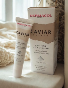 Crema para contorno de ojos recomendada para bolsas y ojeras día y noche Dermacol Caviar Energy para todo tipo piel