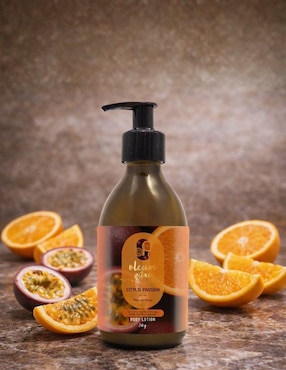 Crema para cuerpo y manos recomendada para hidratar día y noche Oleum Vitae para todo tipo de piel.
