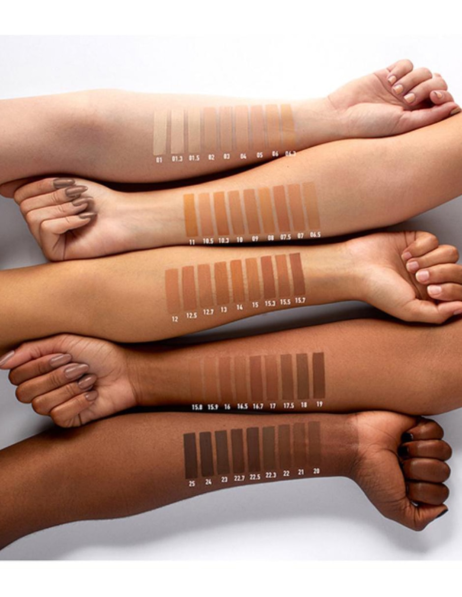 Base de maquillaje líquida mate 4