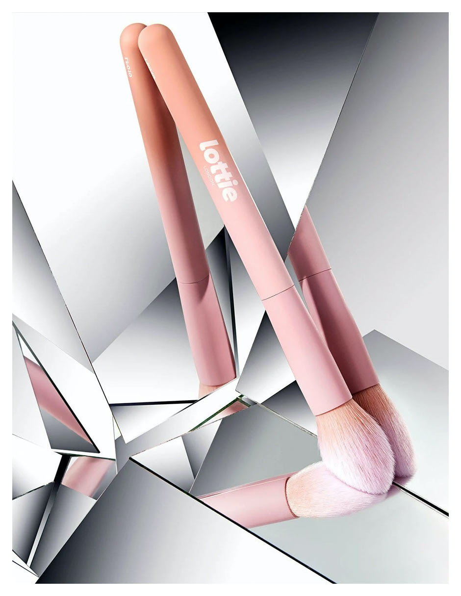 Brocha para maquillaje Tapered Highlighter Brush 3