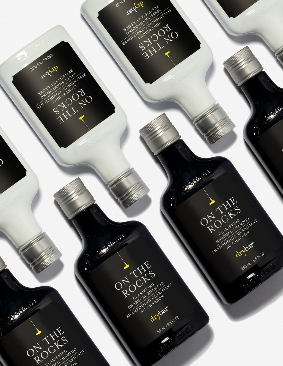Shampoo reparador para cabello On The Rocks clarificante con carbón On The Rocks 4
