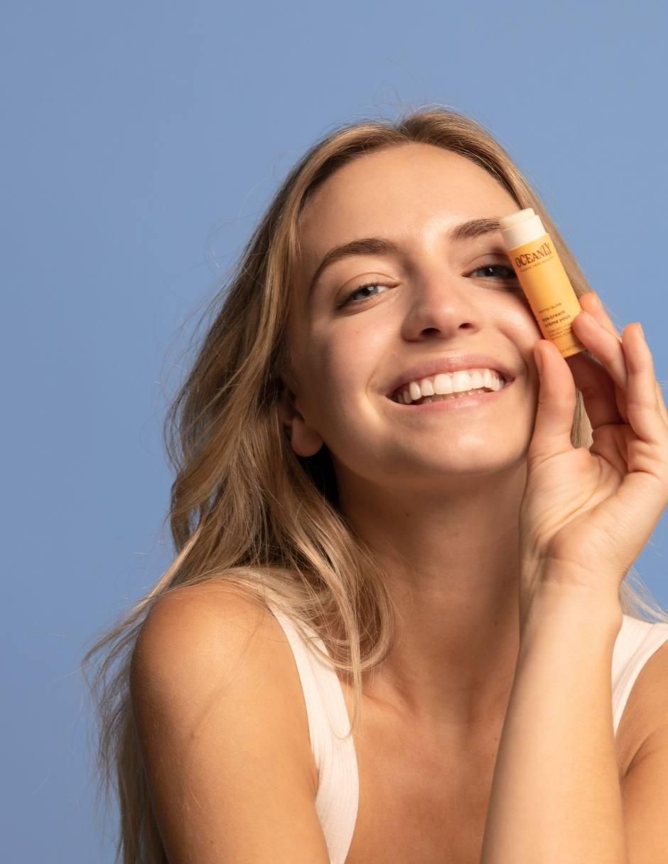 Crema para contorno de ojos recomendada para revitalizar de día y noche Phyto-Glow para todo tipo piel