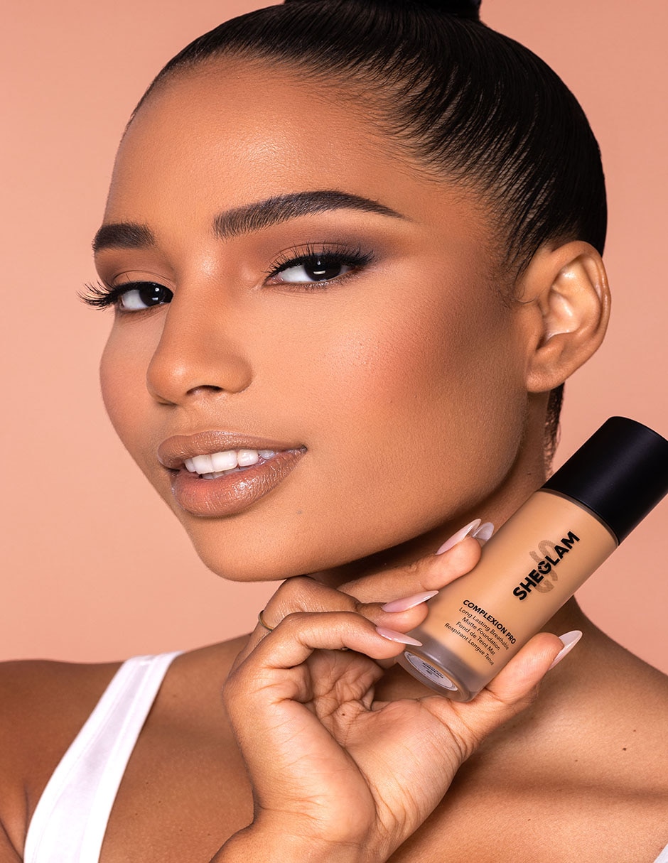 Base de maquillaje líquida Complexion Pro mate 3