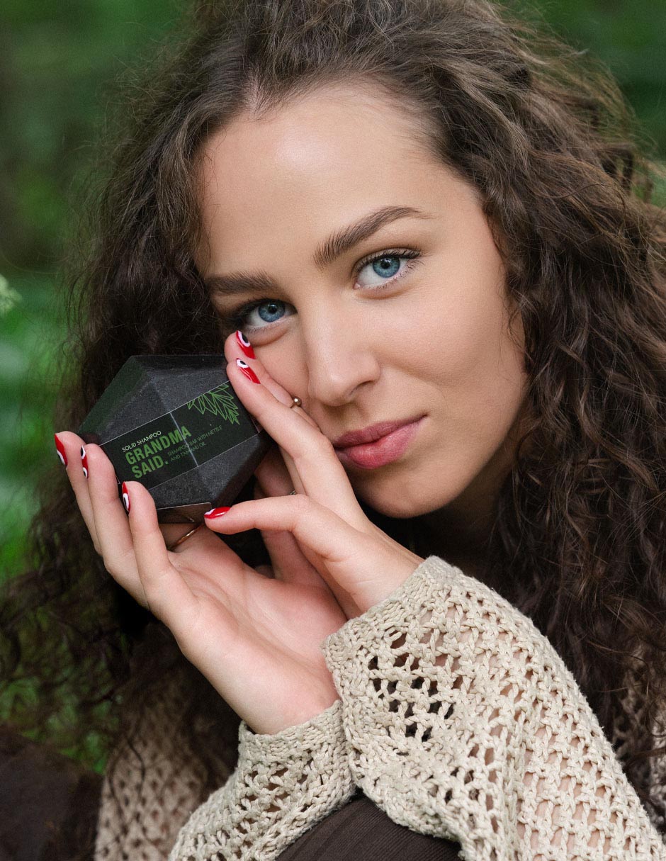 Shampoo sólido reparador para cabello débil fortalecedor con ortiga y aceite de tamanu Grandma Said 65g 5