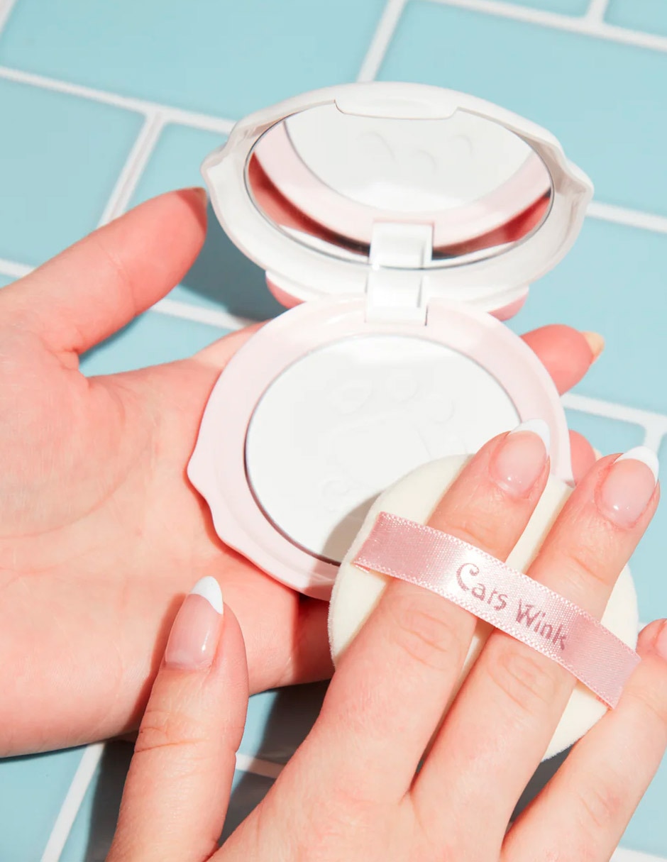 Polvo compacto traslúcido Cats Wink 3