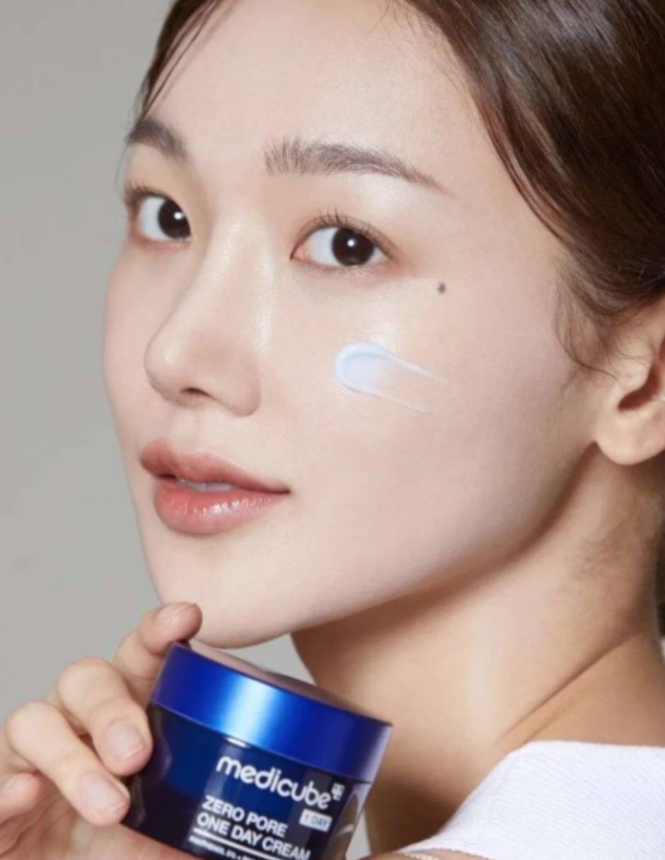Crema facial recomendada para hidratar de día y noche Zero Pore One Day Cream para piel mixta y grasa 3